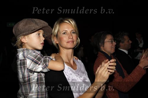 Kaatsheuvel 21 november 2010
Premiere Kruimeltje in het eftelingtheater. Anouk en Max Smulders
Peter Smulders bv
