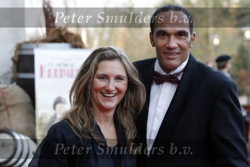 Kaatsheuvel 21 november 2010
Premiere Kruimeltje in het eftelingtheater. Arnold van der Leyde met vrouw en kinderen
Peter Smulders bv