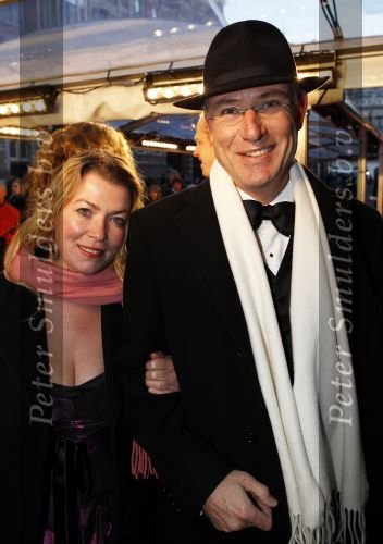 Amsterdam 28 november 2010
Opening Nieuwe de la Mar theater en premiere Le cage aux folles. Atzo Nicolai met vrouw
Peter Smulders bv