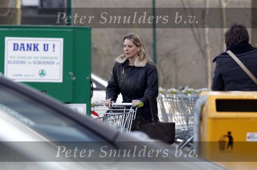 Maarssen Bilthoven 3 december 2010
Babette v Veen doet boodschappen.
Peter Smulders bv