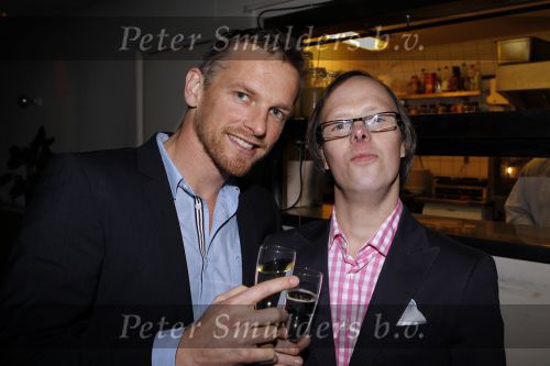 Amsterdam 12 november 2010
Presentatie kalendar van syndroom van down bij restaurant Amstelhaven. Barry Atsma met broer Rimmert
Peter Smulders bv