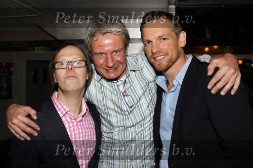 Amsterdam 12 november 2010
Presentatie kalendar van syndroom van down bij restaurant Amstelhaven. Barry Atsma met broer en organisator
Peter Smulders bv