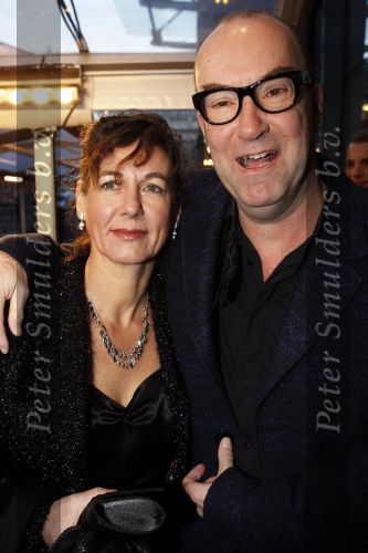 Amsterdam 28 november 2010
Opening Nieuwe de la Mar theater en premiere Le cage aux folles. Bart Chabot met vrouw
Peter Smulders bv