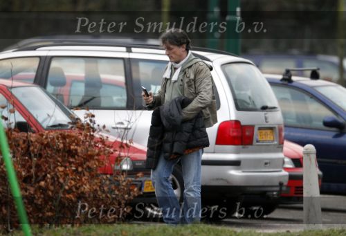 Maarssen 11 december 2010
Bas Westerweel gaat samen met zijn zoon Sebastiaan naar het voetballen.
Peter Smulders bv