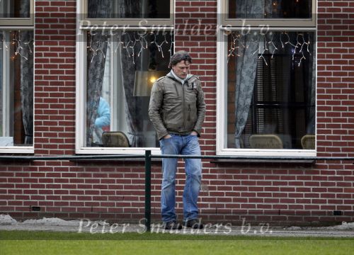 Maarssen 11 december 2010
Bas Westerweel gaat samen met zijn zoon Sebastiaan naar het voetballen.
Peter Smulders bv