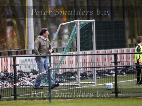 Maarssen 11 december 2010
Bas Westerweel gaat samen met zijn zoon Sebastiaan naar het voetballen.
Peter Smulders bv