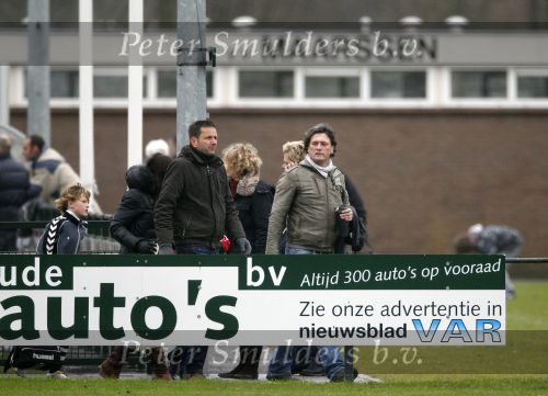 Maarssen 11 december 2010
Bas Westerweel gaat samen met zijn zoon Sebastiaan naar het voetballen.
Peter Smulders bv