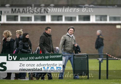 Maarssen 11 december 2010
Bas Westerweel gaat samen met zijn zoon Sebastiaan naar het voetballen.
Peter Smulders bv