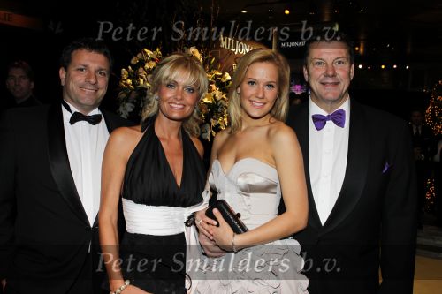 Amsterdam 9 december 2010
Miljonair fair in de RAI. Brooke Shields opent de fair samen met Yves Gijraths. Bertus Holkema met dochter en vrienden
Peter Smulders bv