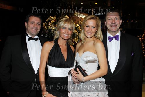 Amsterdam 9 december 2010
Miljonair fair in de RAI. Brooke Shields opent de fair samen met Yves Gijraths. Bertus Holkema met dochter en vrienden
Peter Smulders bv