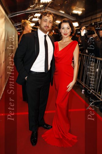 Amsterdam 15 november 2010
Premiere van de Eetclub in tuschinski. Birgit Schuurman met man Arne Toonen
Peter Smulders bv