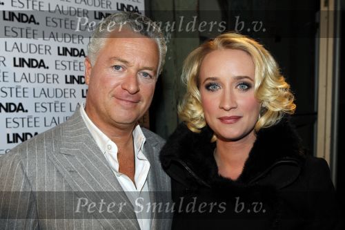 Amsterdam 10 november 2010
Presentatie boek van LINDA door Linda de Mol. Bram Moszkowicz en Eva Jinek nemen het eerste boek in ontvangst.
Peter Smulders bv