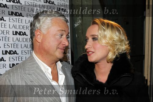 Amsterdam 10 november 2010
Presentatie boek van LINDA door Linda de Mol. Bram Moszkowicz en Eva Jinek nemen het eerste boek in ontvangst.
Peter Smulders bv