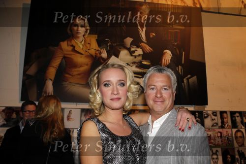 Amsterdam 10 november 2010
Presentatie boek van LINDA door Linda de Mol. Bram Moszkowicz en Eva Jinek nemen het eerste boek in ontvangst.
Peter Smulders bv