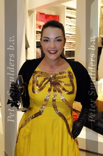 Amsterdam 22 november 2010
Opening Hennes en Mauritz H&M flagship store in Amsterdam. Caro Emerald
Peter Smulders bv
