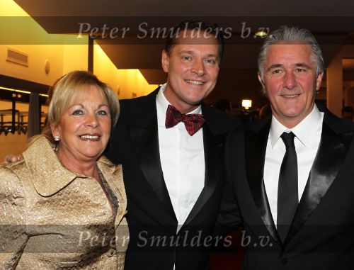 Tilburg, 9 December 2010
Premiere TOON
Carol Dona met zijn vrouw Marianne Dona en Albert Verlinde
Foto Peter Smulders BV