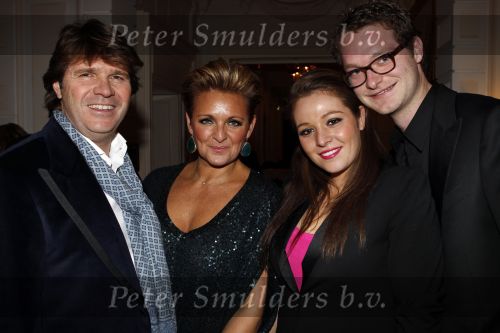 Amsterdam 18 november 2010
Presentatie van de beau monde awards  in het Amstel hotel. Caroline Tensen met vriend Peter Gallas en dochter Lotte met vriend
Peter Smulders