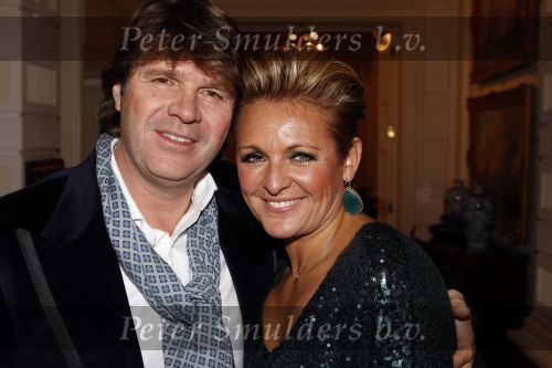 Amsterdam 18 november 2010
Presentatie van de beau monde awards  in het Amstel hotel. Caroline Tensen met vriend Peter Gallas en dochter Lotte met vriend
Peter Smulders