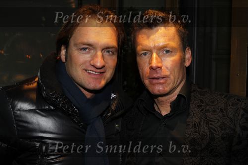 Amsterdam 6 december 2010
Optreden Los Angeles the voices met oa Gordon in carre. Christian Looman met eigenaar de zwaluwhoeve
Peter Smulders bv