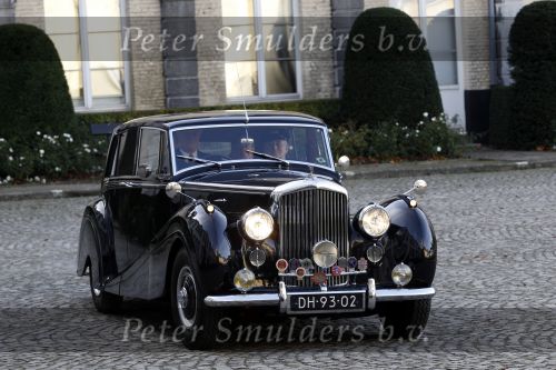 Brussel 20 november 2010
Trouwen Prins Carlos en Annemarie v Weezel in Brussel. Prinses Annemarie met haar vader
Peter Smulders bv