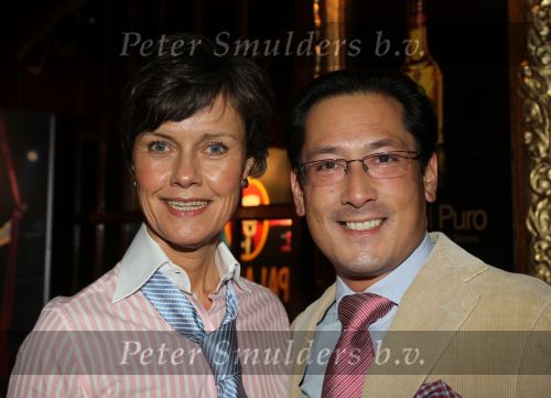 Amsterdam, 21 November 2010
Spiegeltent Palazzo. Hermand den blijker kookt met zijn staf voorBN-ers en genodigden.
Coco de Meyere met partner Kim Tjoa
Foto Peter Smulders BV