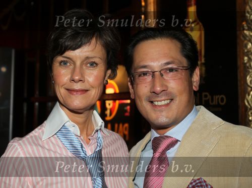 Amsterdam, 21 November 2010
Spiegeltent Palazzo. Hermand den blijker kookt met zijn staf voorBN-ers en genodigden.
Coco de Meyere met partner Kim Tjoa
Foto Peter Smulders BV
