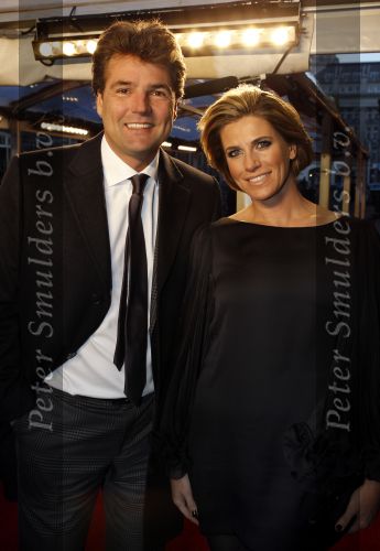 Amsterdam 28 november 2010
Opening Nieuwe de la Mar theater en premiere Le cage aux folles. Reinout Oerlemans met zijn vrouw Danielle Overgaag
Peter Smulders bv