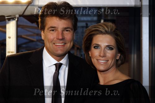 Amsterdam 28 november 2010
Opening Nieuwe de la Mar theater en premiere Le cage aux folles. Reinout Oerlemans met zijn vrouw Danielle Overgaag
Peter Smulders bv