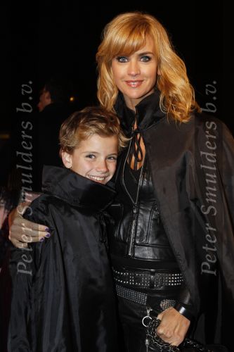 Utrecht 16 november 2010
Premiere Harry Potter film bij het spoorweg museum in Utrecht. Daphne Deckers met zoon Alec en een vriendje
Peter Smulders bv
