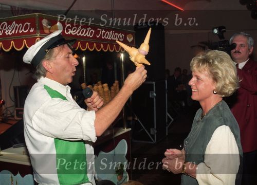 15 November 1991 De Zingende Ijscoman, Frddy Cornel bij het feest van de 50jarig Ger Lagendijk
Foto Peter Smulders BV