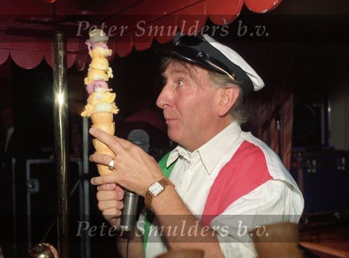 15 November 1991 De Zingende Ijscoman, Frddy Cornel bij het feest van de 50jarig Ger Lagendijk
Foto Peter Smulders BV