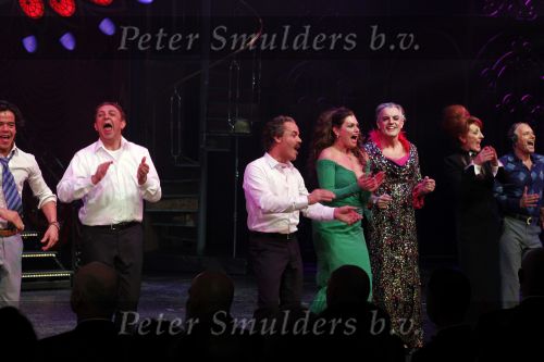 Amsterdam 28 november 2010
Opening nieuwe de la Mar theater en premiere van le cage aux falles. stanley Burleson Jon v Eerd Derek de Lint en Liz Snoyink
Peter Smulders bv
