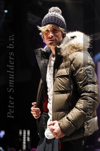 Amsterdam 10 december 2010
Modeshow skimerk Bogner op de miljonair fair. Dirk Taat
Peter Smulders bv