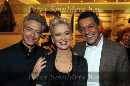 Amsterdam 6 december 2010
Premiere Simone Kleinsma in het nieuwe de la mar theater. Frank Sanders en Doris Baaten
Peter Smulders bv