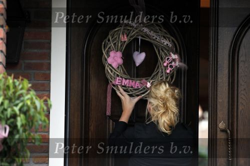 Volendam 18 november 2010
Jan Smit en zijn vriendin Lisa hebben een dochter gekregen die de naam Emma heeft gekregen. Opa Oma en zussen komen op bezoek.
Peter Smulders bv