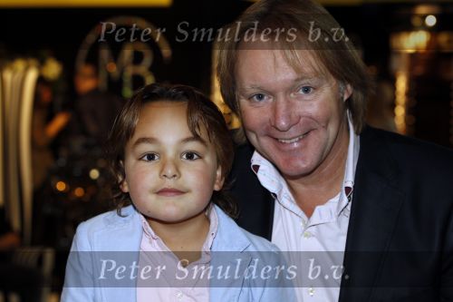 Amsterdam 12 december 2010
Lunch bij Jackie op de miljonbair fair. Erwin Kettman met zoon
Peter Smulders bv
