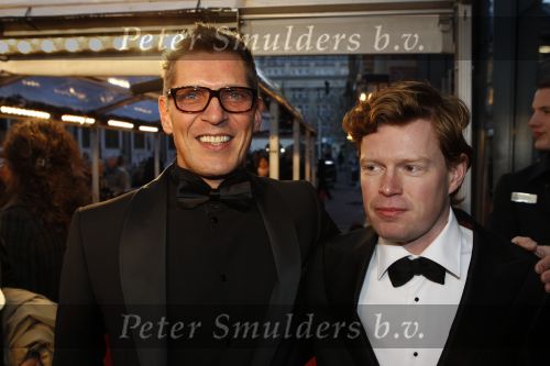 Amsterdam 28 november 2010
Opening Nieuwe de la Mar theater en premiere Le cage aux folles. Erwin Olaf met vriend
Peter Smulders bv