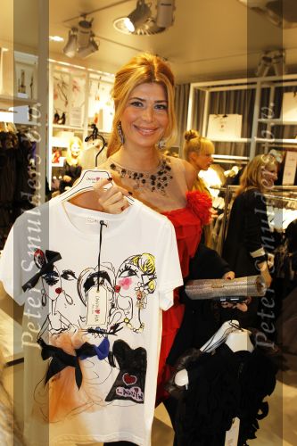 Amsterdam 22 november 2010
Opening Hennes en Mauritz H&M flagship store in Amsterdam. Estelle Gullit en Dani Bles
Peter Smulders bv