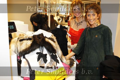 Amsterdam 22 november 2010
Opening Hennes en Mauritz H&M flagship store in Amsterdam. Estelle Gullit en Dani Bles
Peter Smulders bv