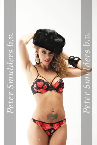 Amsterdam 13 november 2010
Fotoshoot voor lingeriemerk Sapph met Fajah Lourens. Ook eigenaar Rob Heilbron was aanwezig.
Peter Smulders bv