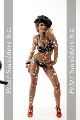 Amsterdam 13 november 2010
Fotoshoot voor lingeriemerk Sapph met Fajah Lourens. Ook eigenaar Rob Heilbron was aanwezig.
Peter Smulders bv