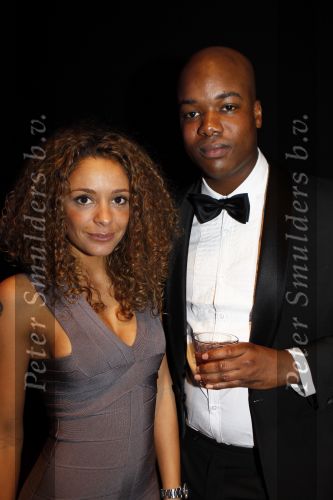 Amsterdam 20 november 2010
Uitreiking JFK award in de passengers terminal. Fajah Lourens met manager Anthony
Peter Smulders bv