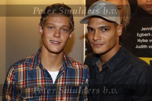 Amsterdam 29 november 2010
Premiere showbizzbaby in de meervaart. Ferry Doedens met vriend
Peter Smulders bv