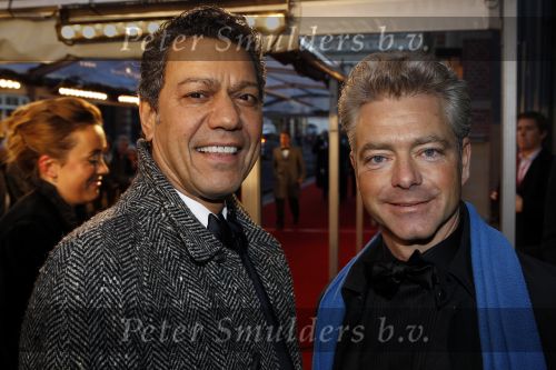 Amsterdam 28 november 2010
Opening Nieuwe de la Mar theater en premiere Le cage aux folles. Frank Sanders met een vriend
Peter Smulders bv