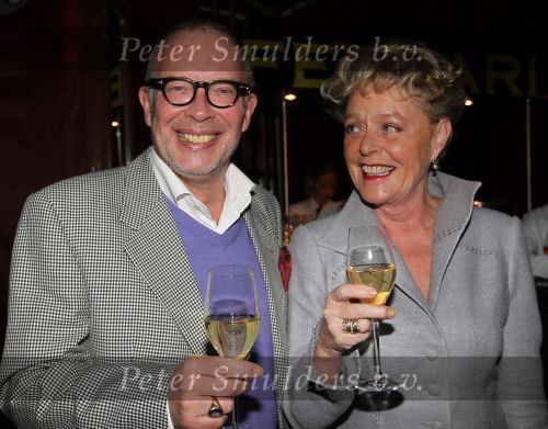 Amsterdam, 21 November 2010
Spiegeltent Palazzo. Hermand den blijker kookt met zijn staf voorBN-ers en genodigden.
Frans Mulder en Marianne v Wijnkoop
Foto Peter Smulders BV