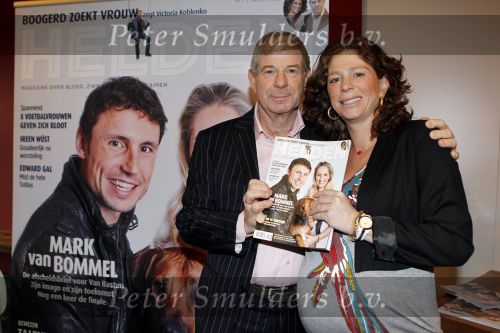 Hoofddorp 7 december 2010
Presentatie Helden en bekend maken van samenwerking met Sanoma uitgevers. Dick Molman ... Frits en Barbara Barend zwanger.
Peter Smulders bv