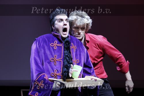 Amsterdam 21 november 2010
Premiere het Geheim in het muziektheater. Hans Klok met assistente
Peter Smulders bv