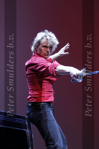 Amsterdam 21 november 2010
Premiere het Geheim in het muziektheater. Hans Klok met assistente
Peter Smulders bv