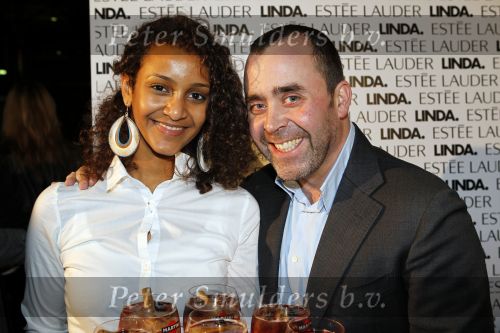 Amsterdam 10 november 2010
Presentatie boek van LINDA door Linda de Mol. Bram Moszkowicz en Eva Jinek nemen het eerste boek in ontvangst. Horrace Cohen
Peter Smulders bv