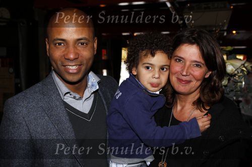 Ouderkerk aan de Amstel Amsterdam 9 november 2010
Presentatie boek Humberto tan bij t Kalfje. Humberto met vrouw en zoon
Peter Smulders bv